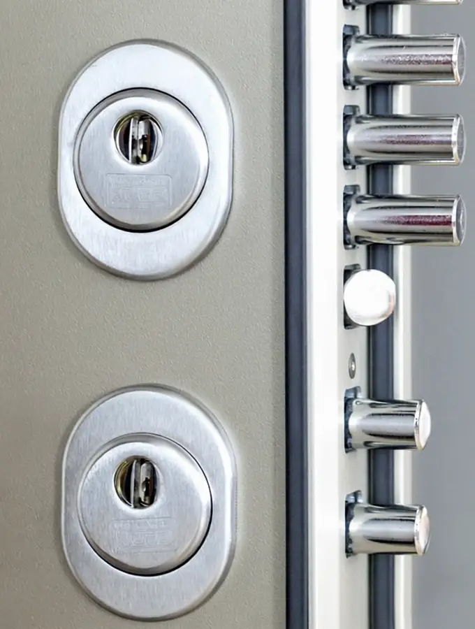 Opción Puerta Acorazada Iron Doble Cilindro